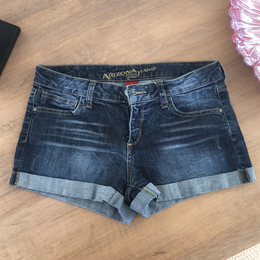 Denim shorts 👖